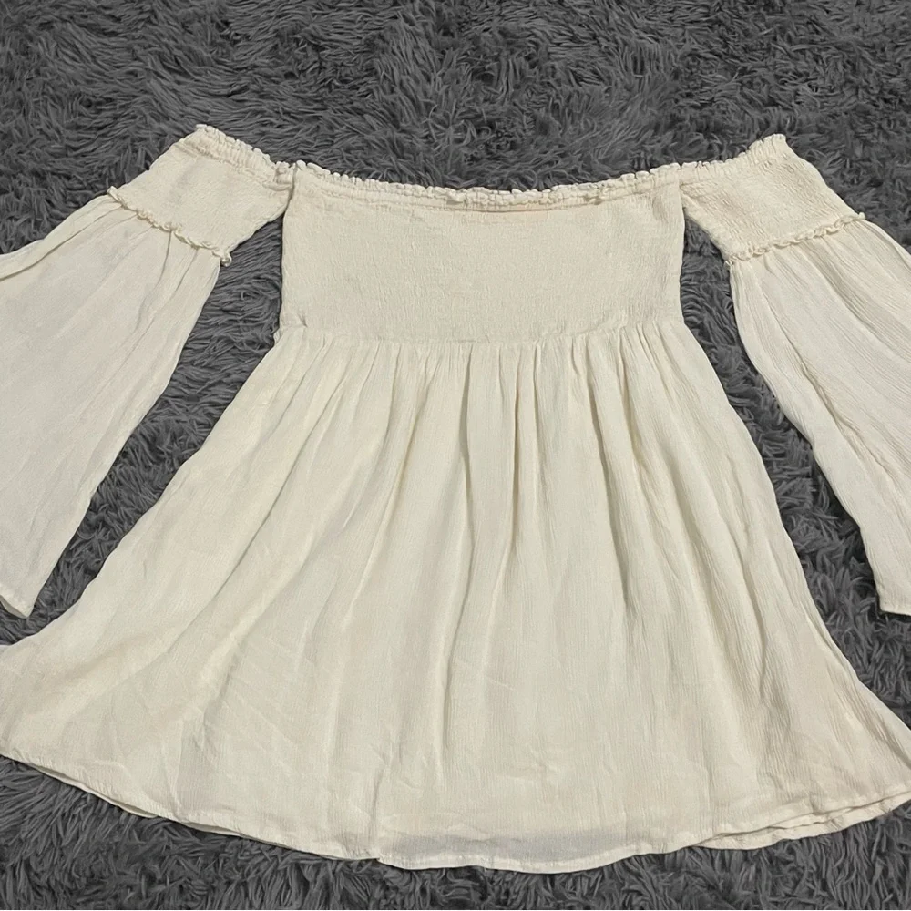 Ecoté Off-The-Shoulder Smocked Dress - Picture 4 of 9
